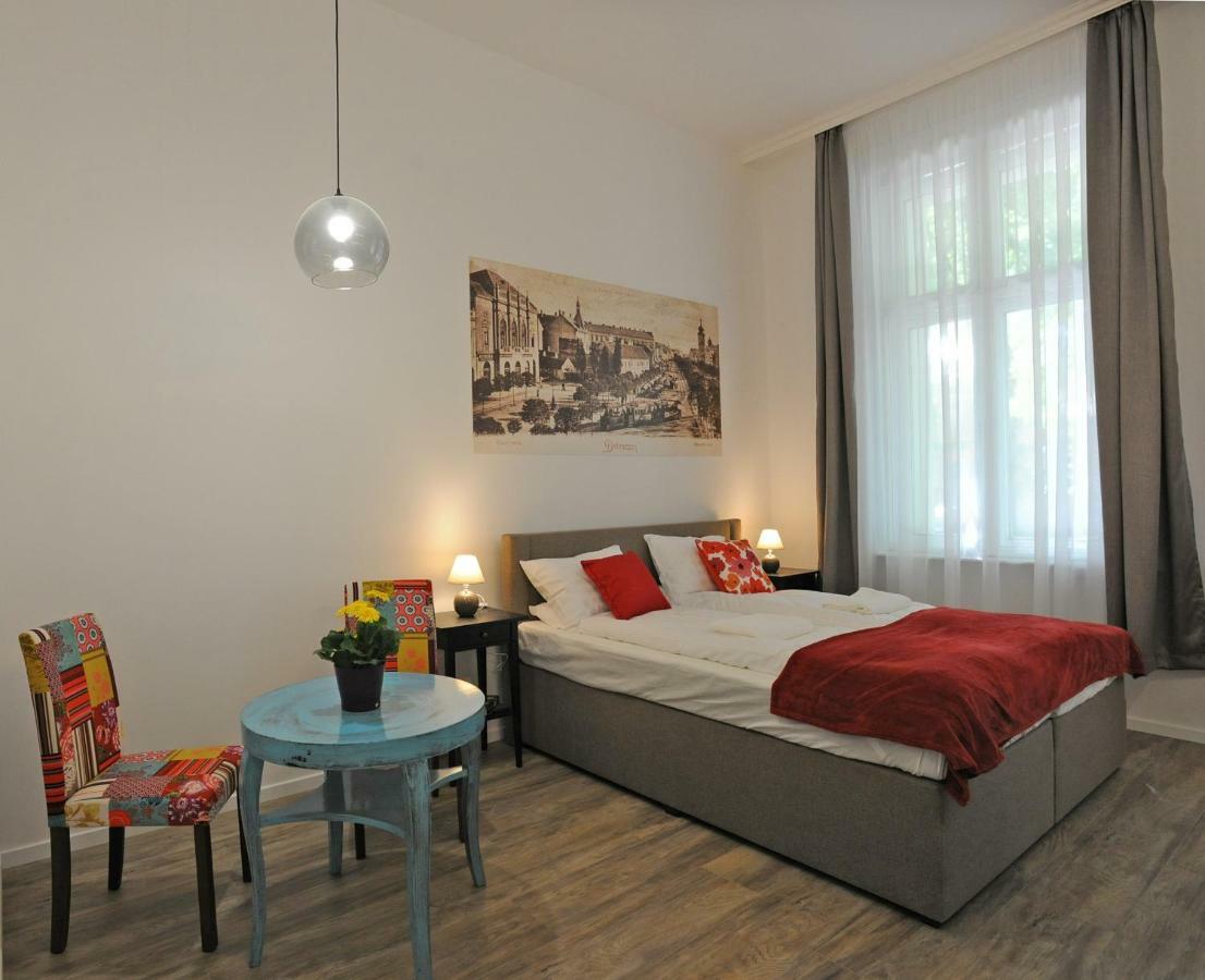 M37 Apartman Debrecen Esterno foto