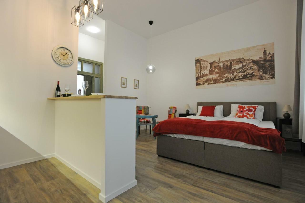M37 Apartman Debrecen Esterno foto