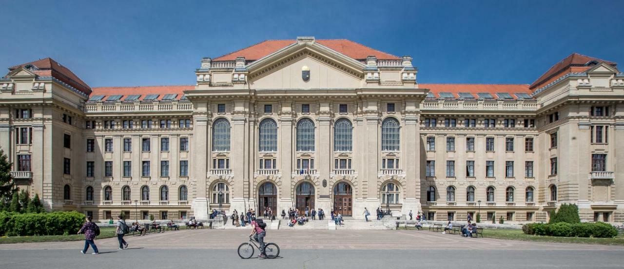 M37 Apartman Debrecen Esterno foto