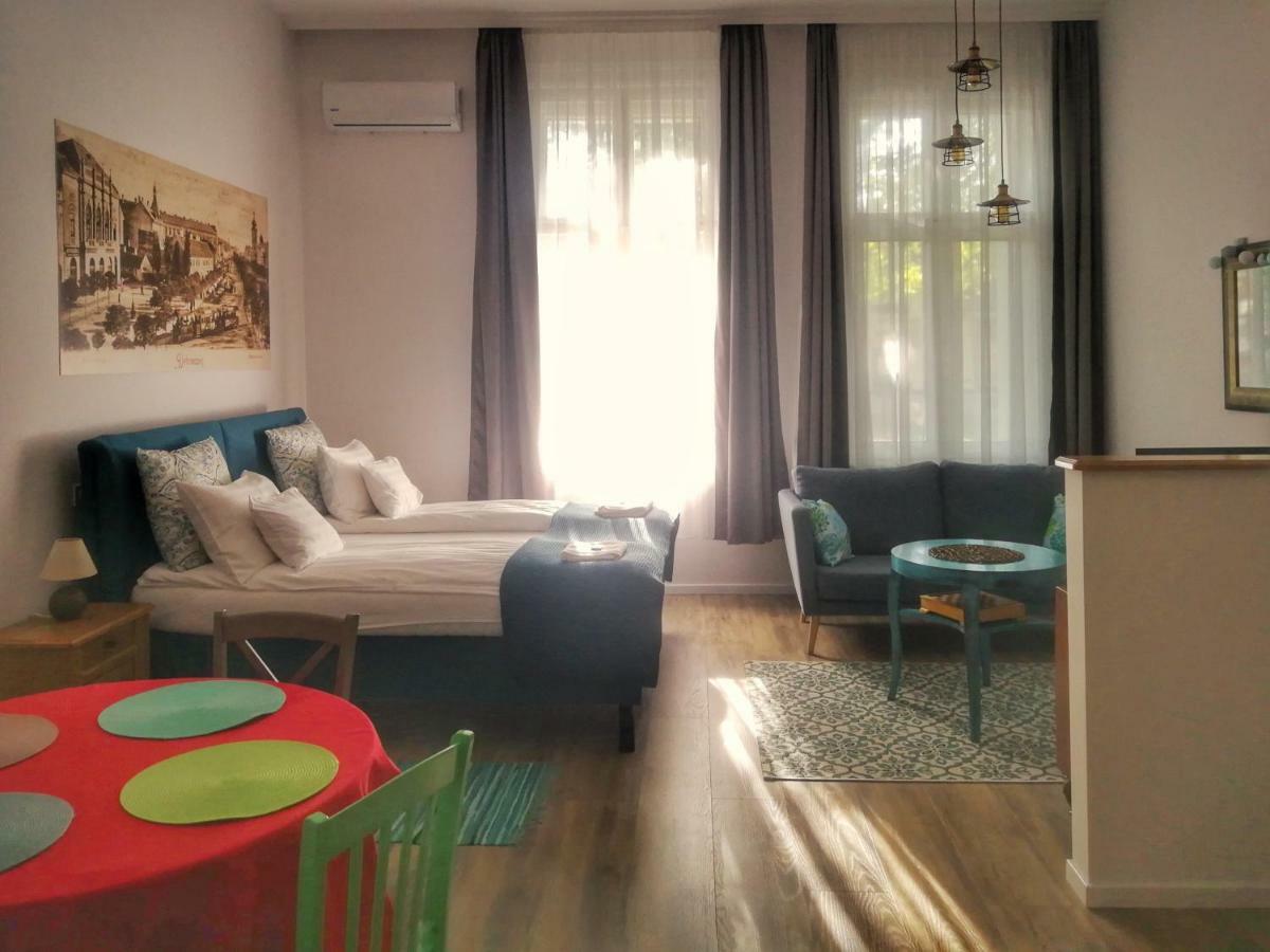 M37 Apartman Debrecen Esterno foto